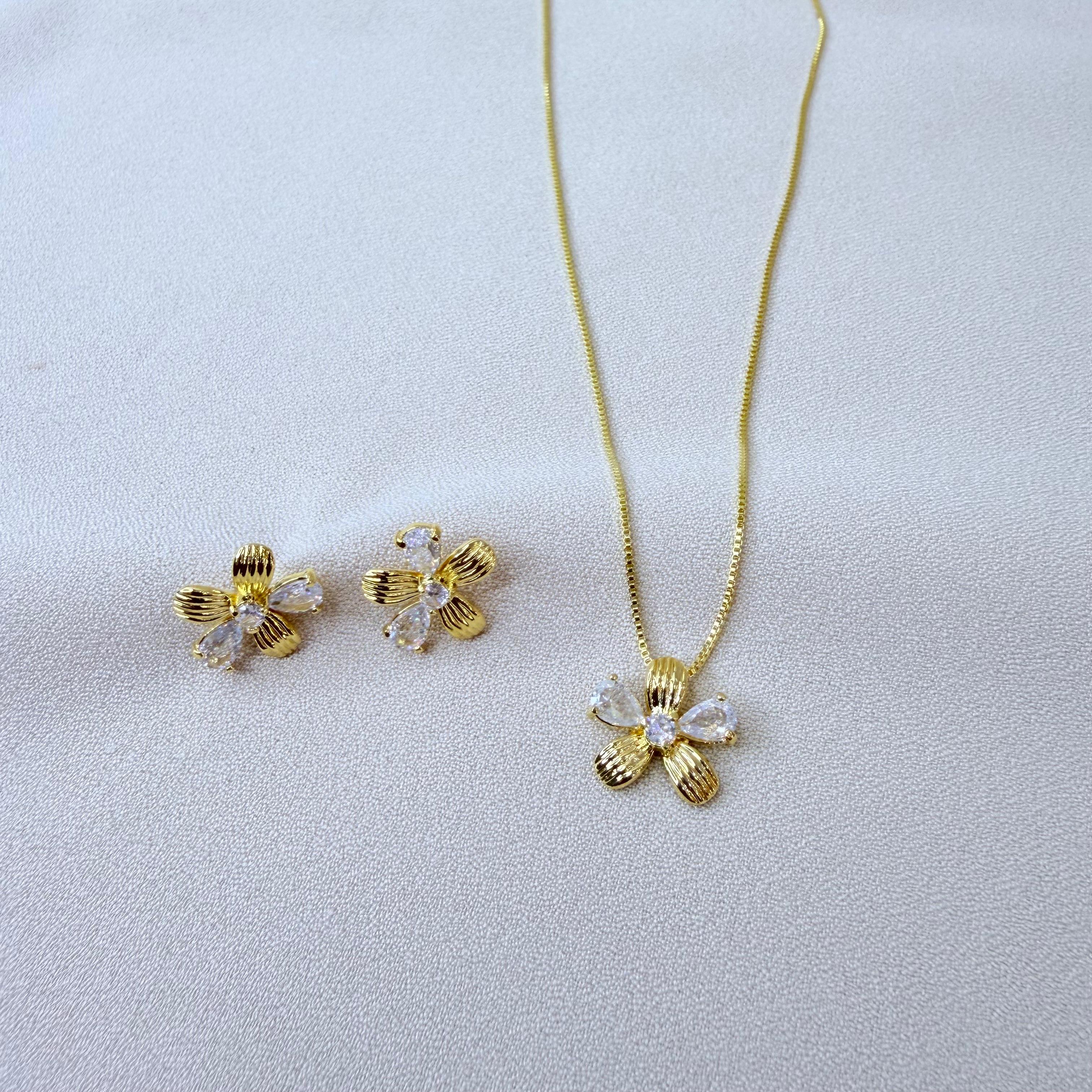 CONJUNTO SEMIJOIA FLOR TRABALHADA