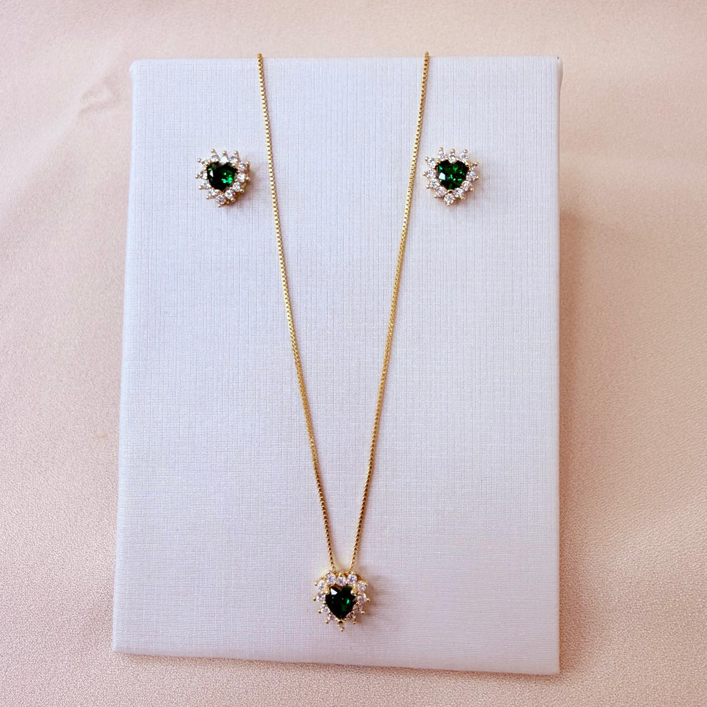 CONJUNTO SEMIJOIA CORACAO DETALHE BORDA CRAVEJADA
