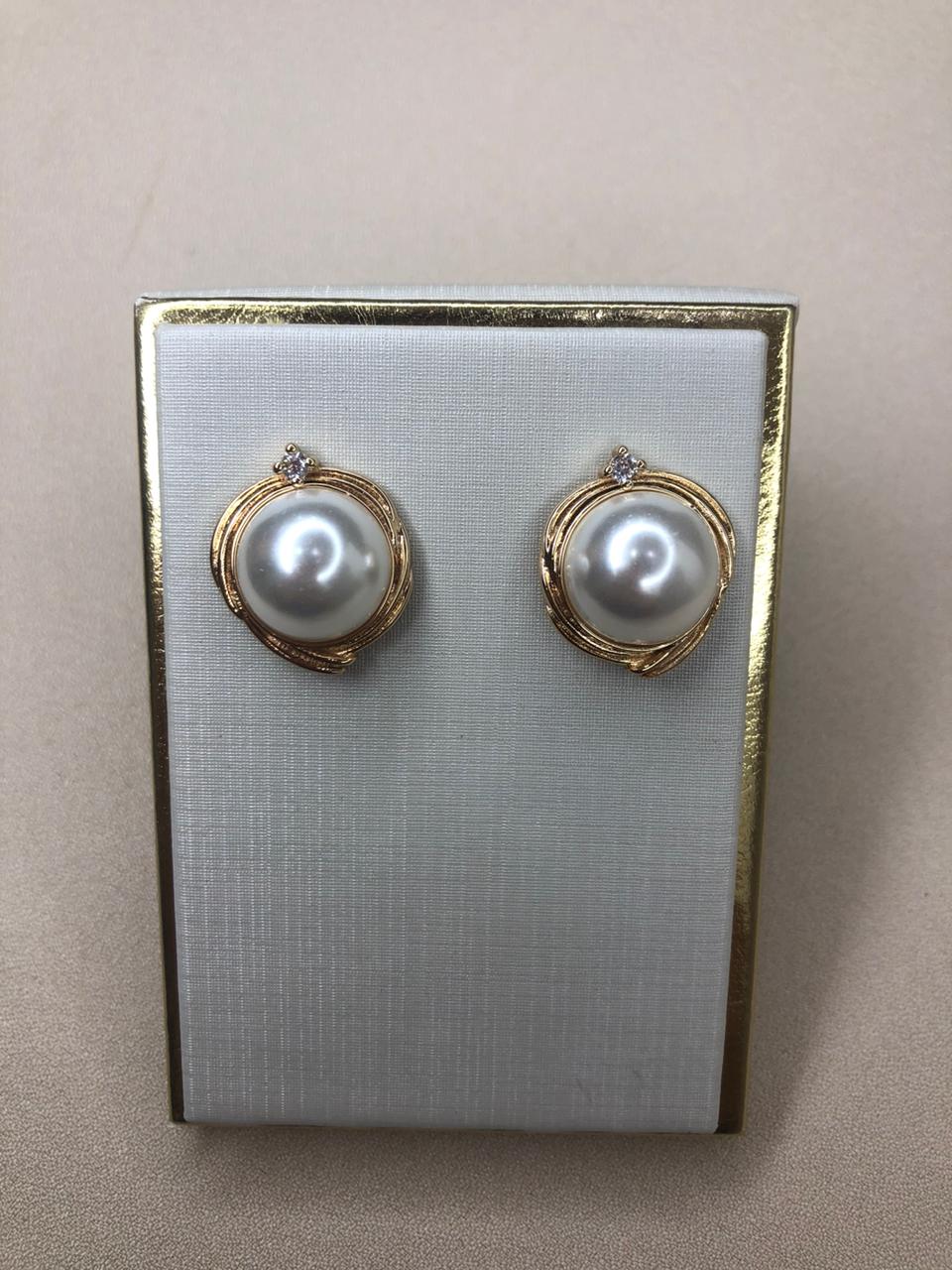 4481 BRINCO COM PEROLA E MICRO PONTO DE LUZ