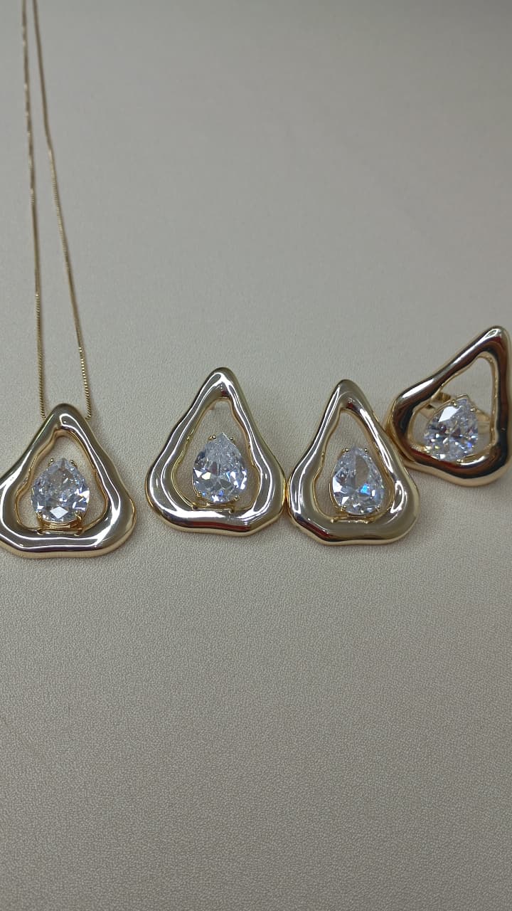 014492 CONJUNTO TRIANGULO DOURADO 3 PECAS
